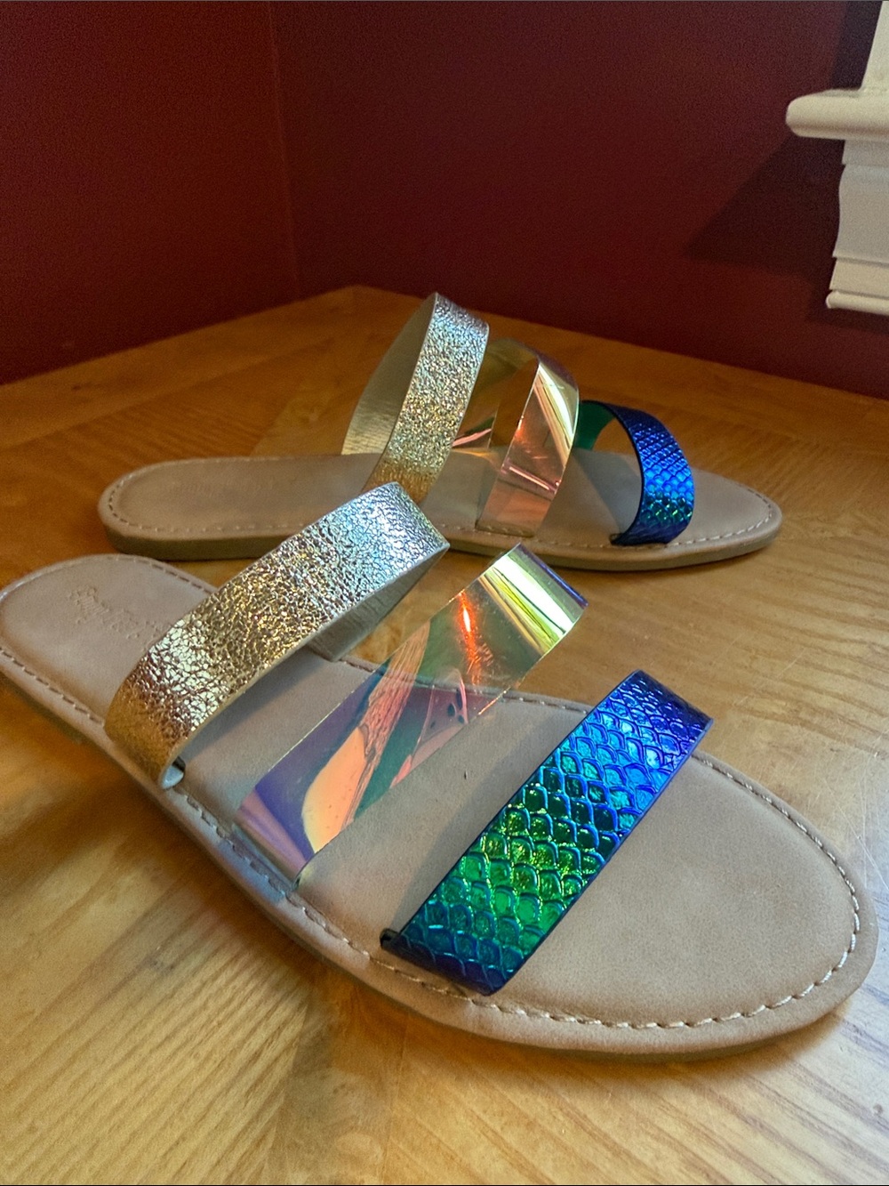 Shoreline-91 3 Strap Sandal Lucite Hologram Snake